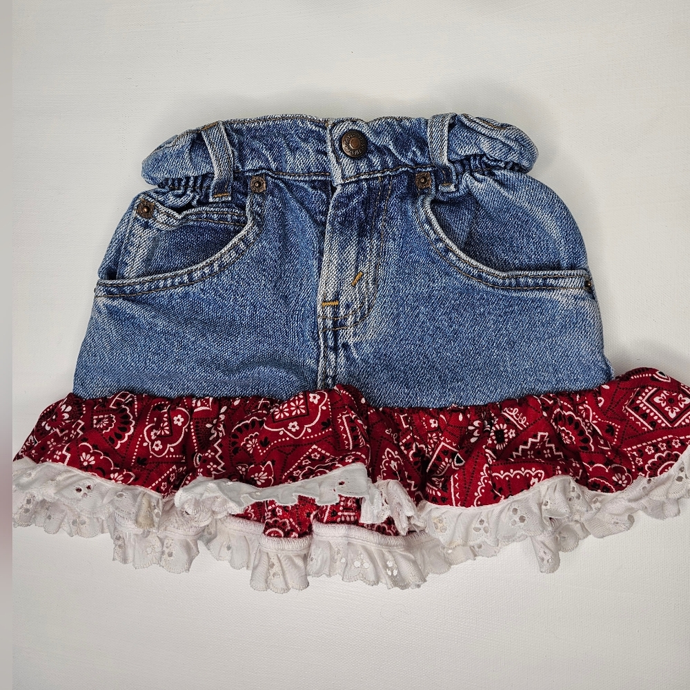 Levi’s Denim Bandana Skirt for Girls – Vintage Western Ruffle Skirt with Lace 🐴